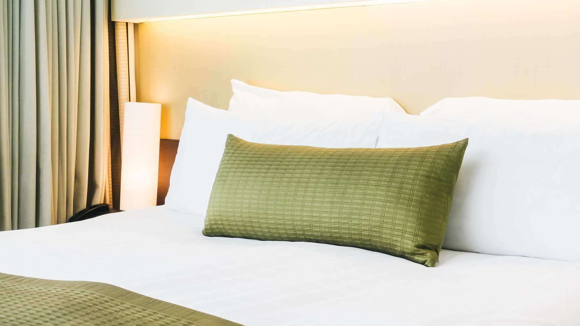 Vogelsberg_Unterkunft_CC0_Siraphol-S_Freepik_2016