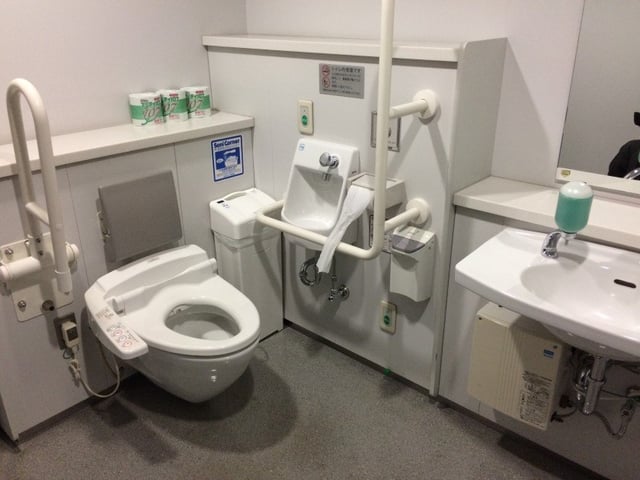National Art Center Tokyo - B1 Toilet