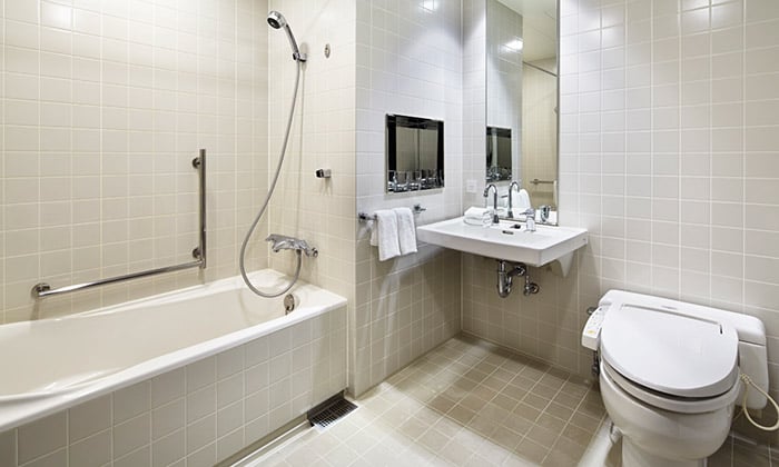 mitsui_garden_hotel_ginza_premier_accessible_bathroom
