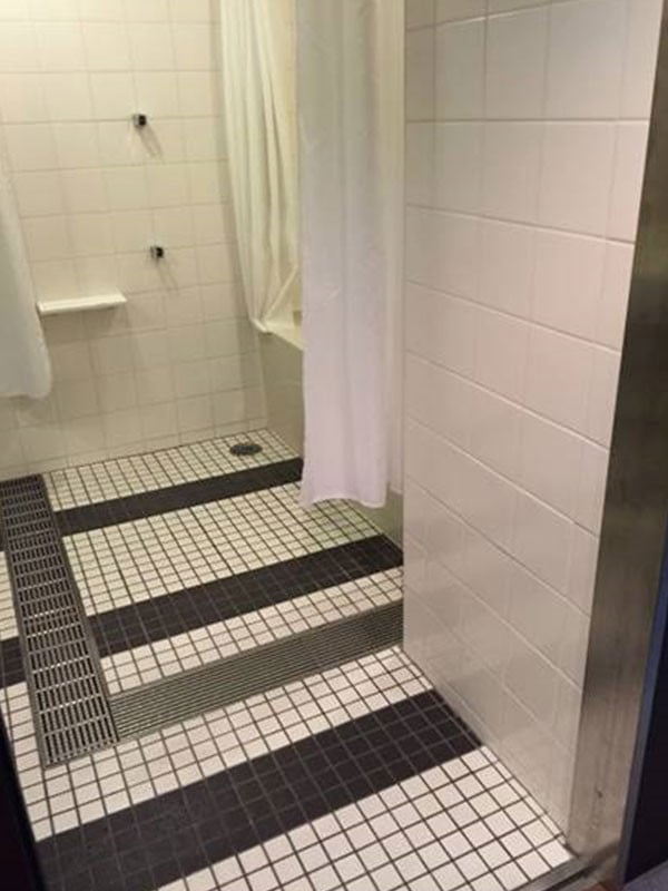 ana_intercontinental_tokyo_-_shower_area