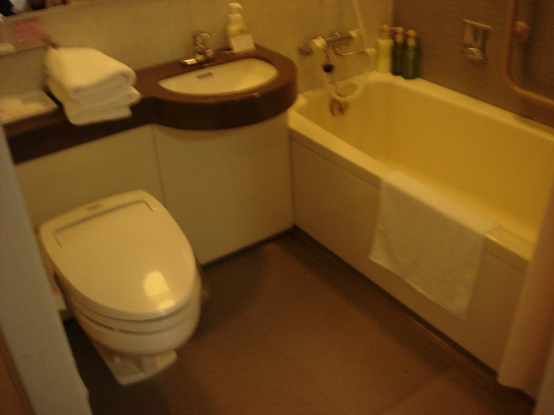 hearton_hotel_toilet