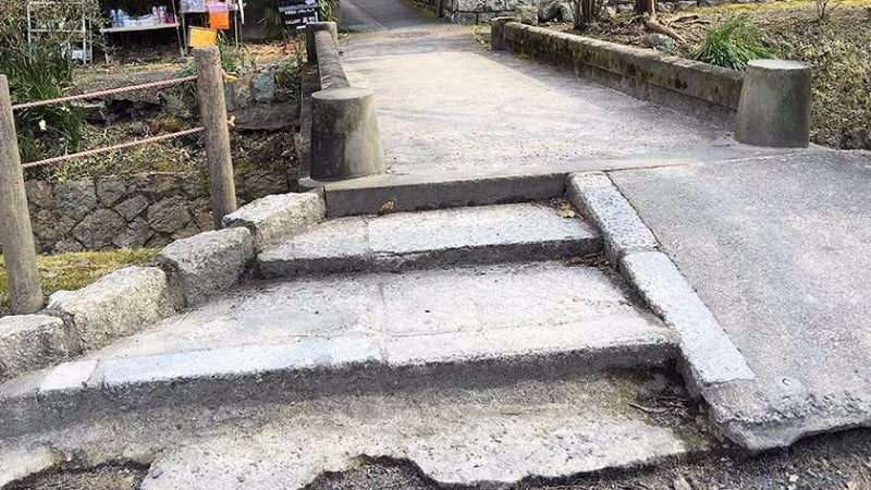 2235 philosophers walk bad bridge