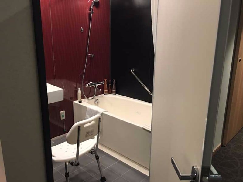 mitsui_garden_hotel_kyoto_shinmachi_bettei_-_accessible_room_shower_1 mitsui_garden_hotel_kyoto_shinmachi_bettei_-_accessible_room_shower_1