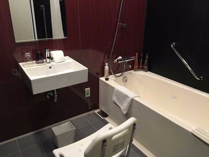 mitsui_garden_hotel_kyoto_shinmachi_bettei_-_accessible_room_shower_2 mitsui_garden_hotel_kyoto_shinmachi_bettei_-_accessible_room_shower_2