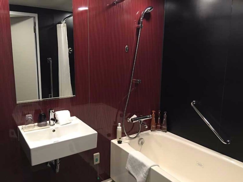 mitsui_garden_hotel_kyoto_shinmachi_bettei_-_accessible_room_shower_3 mitsui_garden_hotel_kyoto_shinmachi_bettei_-_accessible_room_shower_3