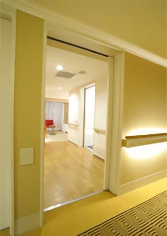 hotel-the-lutheran_accessible-room_3