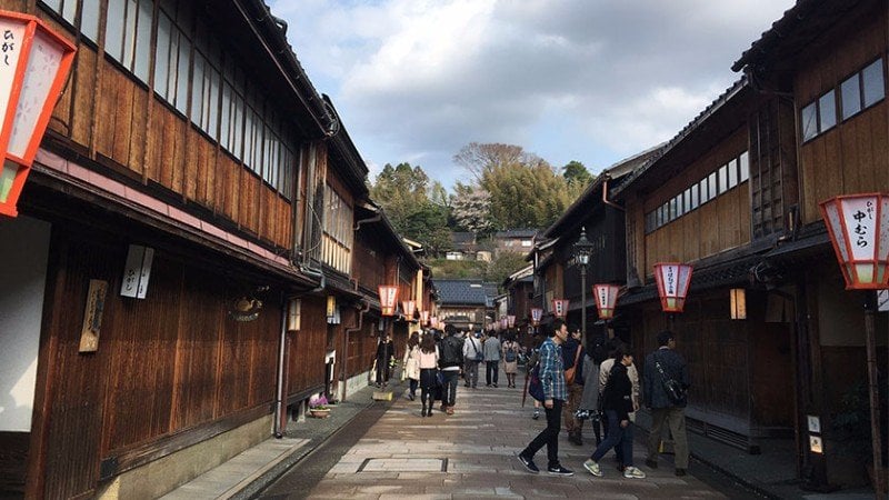 3308 higashi chaya district feature