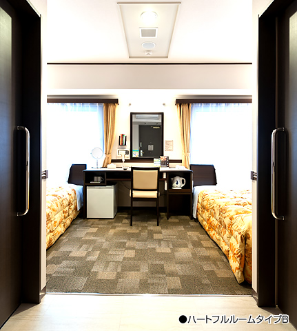toyoko_inn_-_b_type_accessible_room_2_sample_entrance
