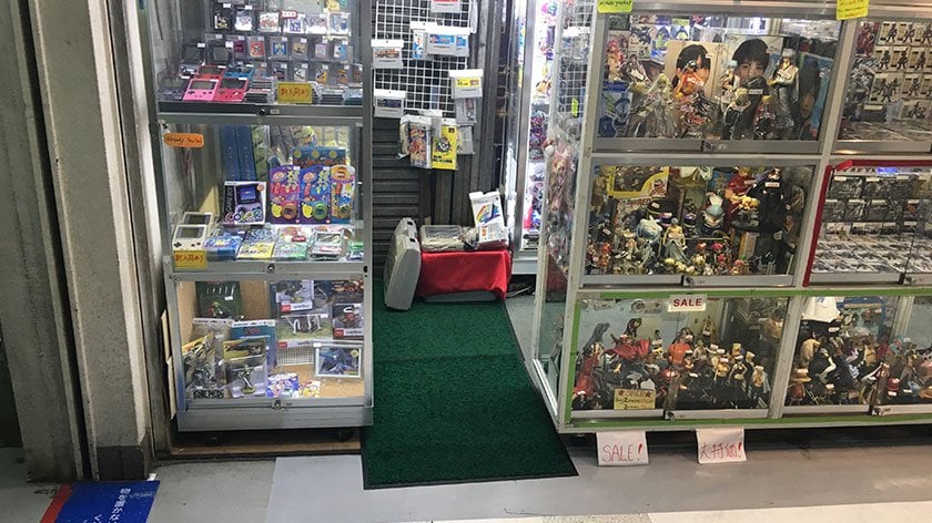 Nakano Broadway - Cramped Store