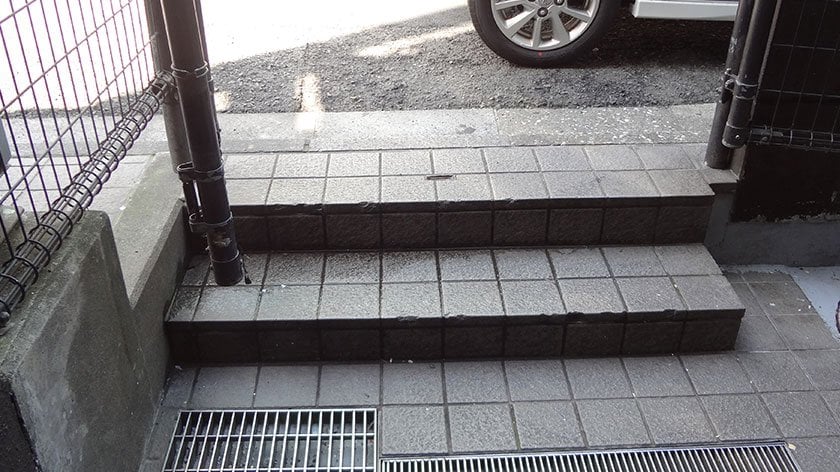 Steps to elevator at the Samurai Museum