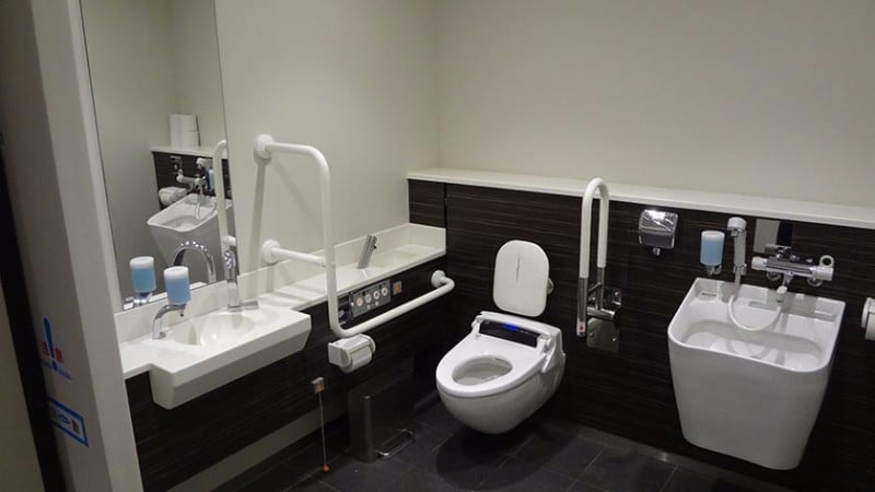 3819 tokyo national museum honkan toilet