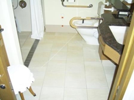 imperial-hotel-tokyo-accessible-room-bathroom