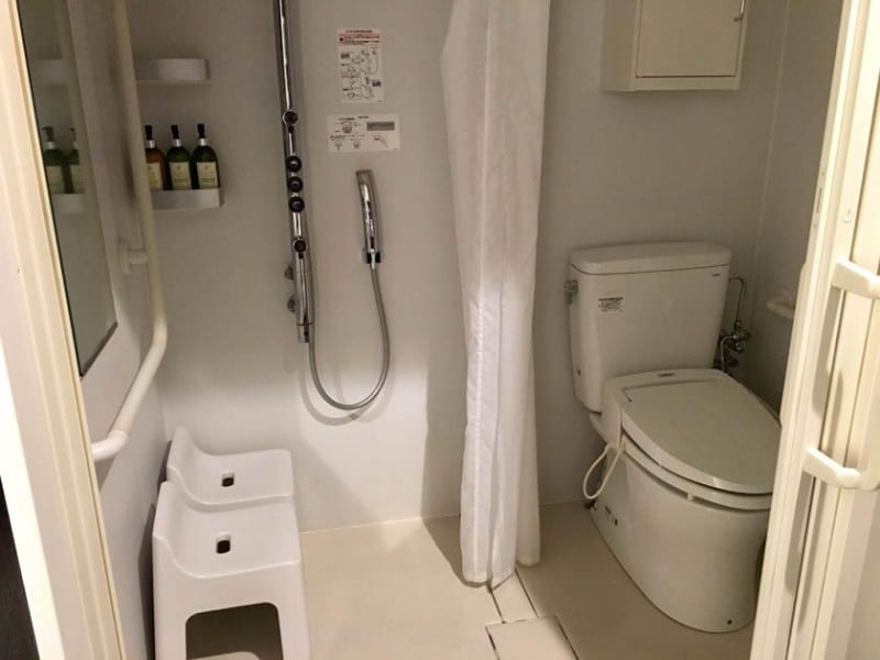 centurion-hotel-grand-akasaka-shower-2