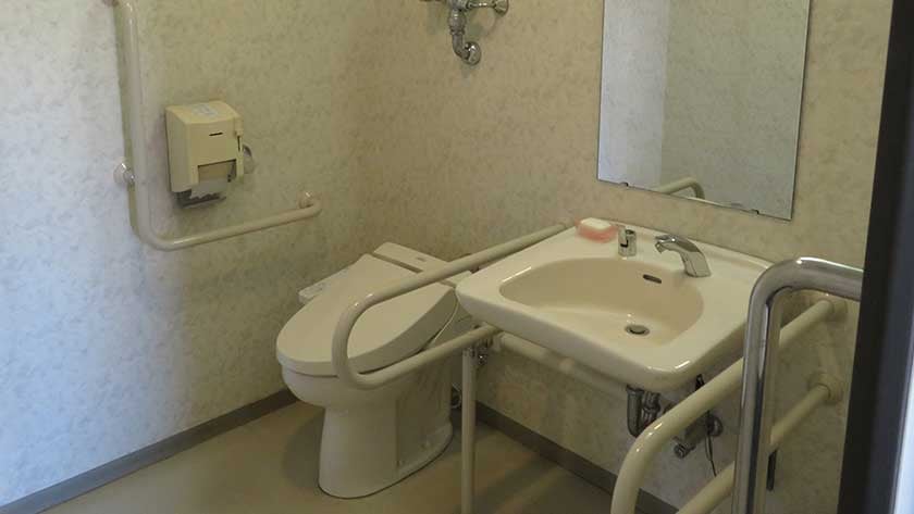 Zojoji Temple toilet