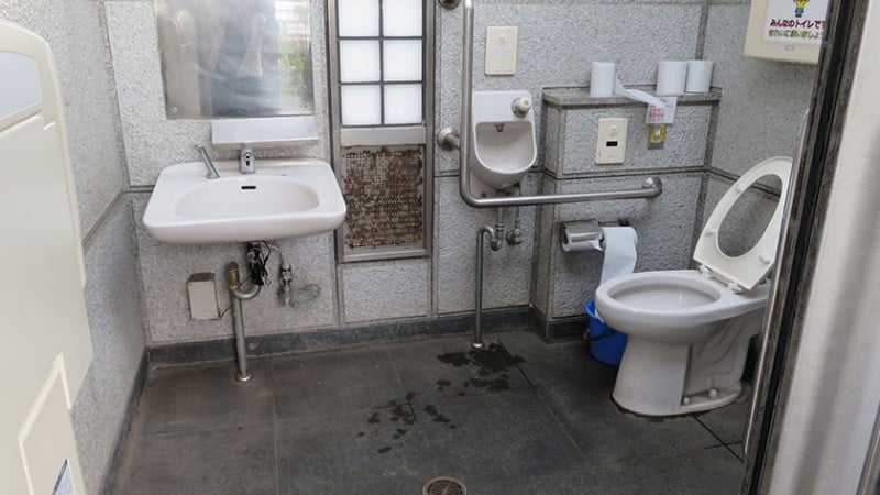 4117 enoshima toilet