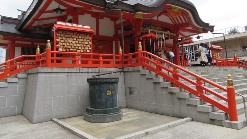 4156 hanazono shrine steps