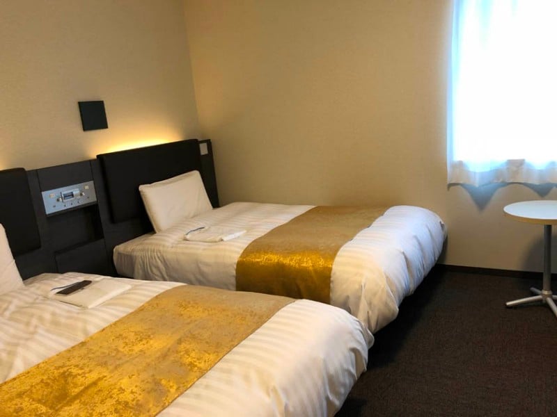 comfort-hotel-ise-accessible-room-beds