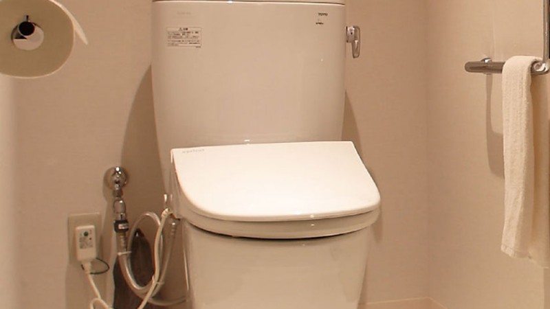 oriental-hotel-hiroshima-accessible-room-toilet