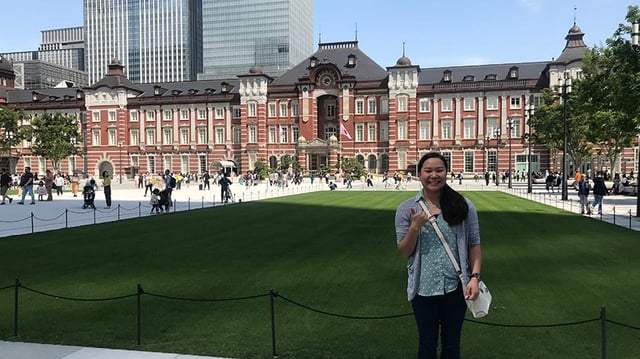 Jasmine in front of Tokyo Station