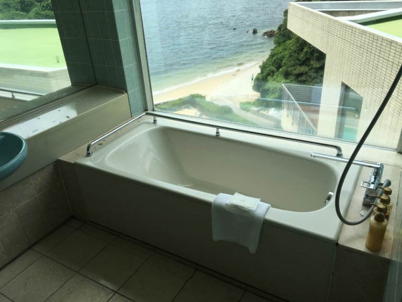 grand-prince-hiroshima-accessible-room-bath-2 grand-prince-hiroshima-accessible-room-bath-2