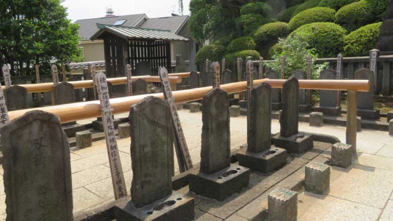 4506 sengakuji temple feature