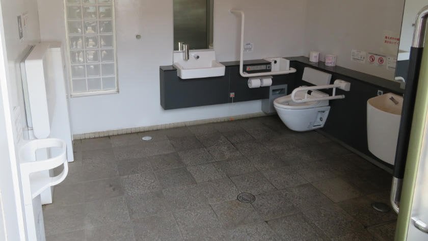 Toilet on the way to warehouse district