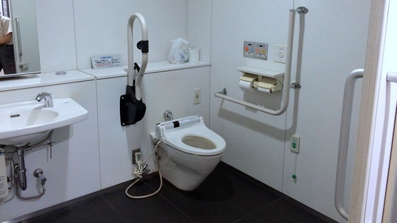1828 tokyou animation center toilet