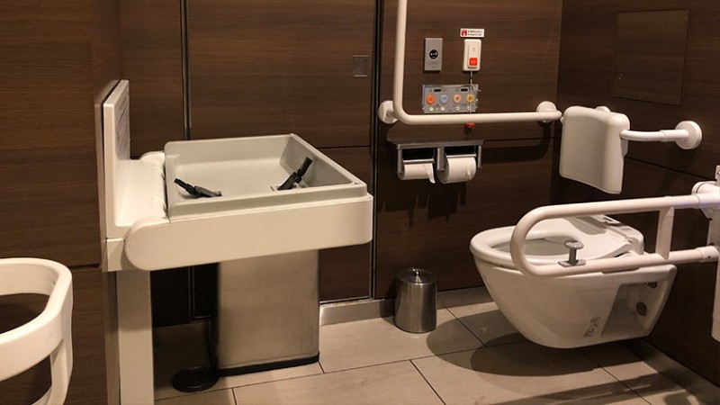4891 roppongi hills toilet