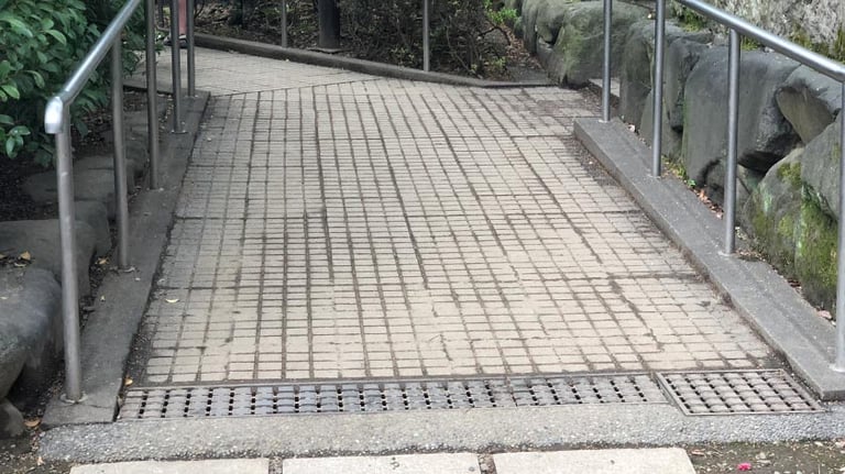 nezu jinja toilet path 768x432