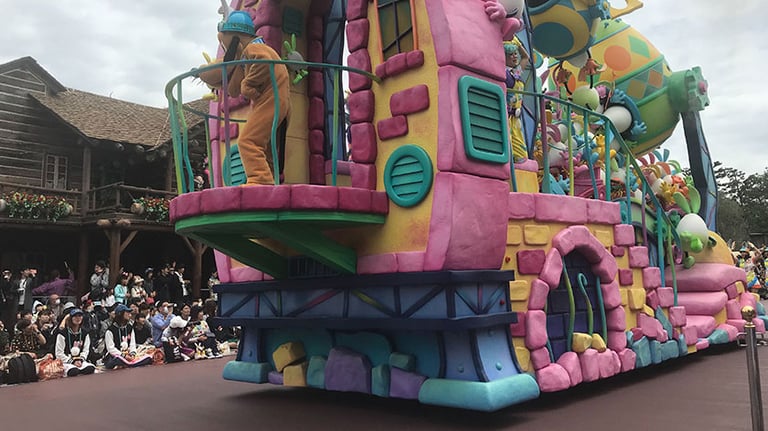 tokyo disneyland parade 768x432