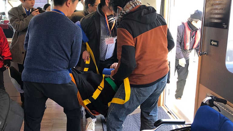 gunkanjima sling stretcher 768x432