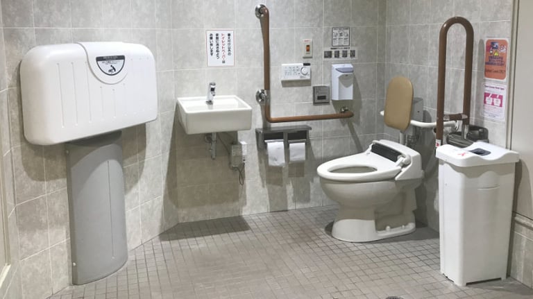 sumo toilet 768x432