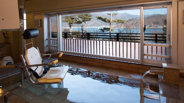 fuji lake hotel onsen lift 768x432