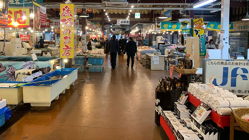 Wide aisles at Karoichi Fish Market