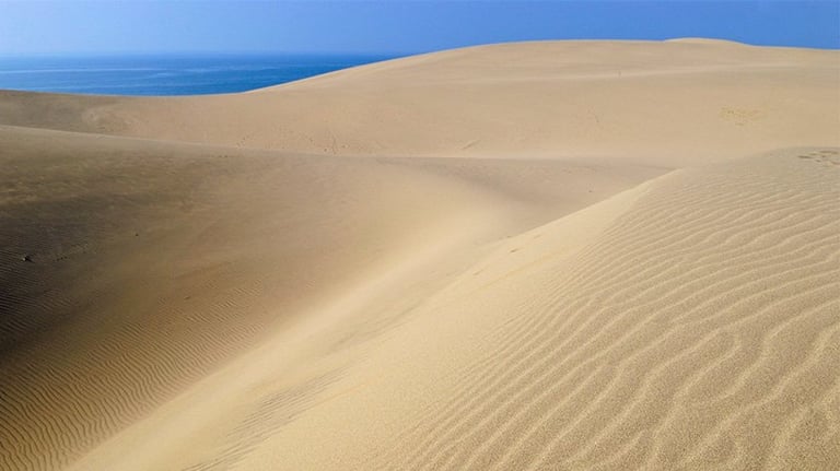 tottori sand dunes top 1 768x432