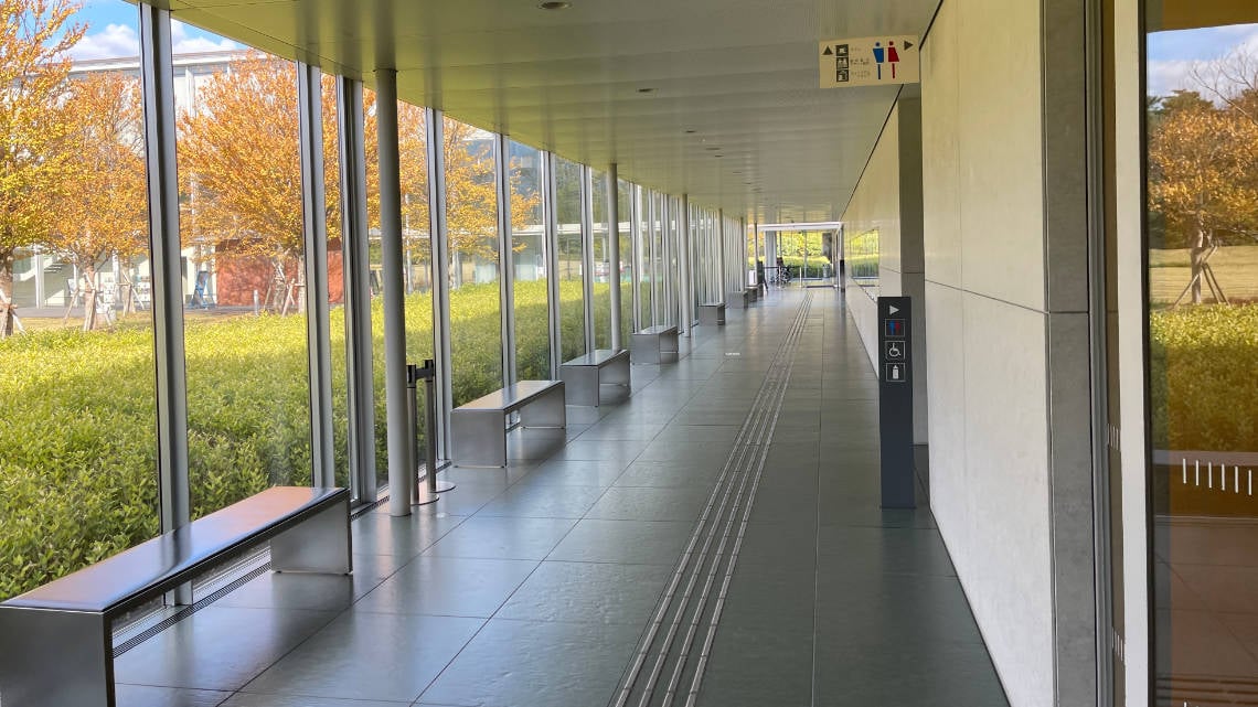 Tactile blocks in hallway