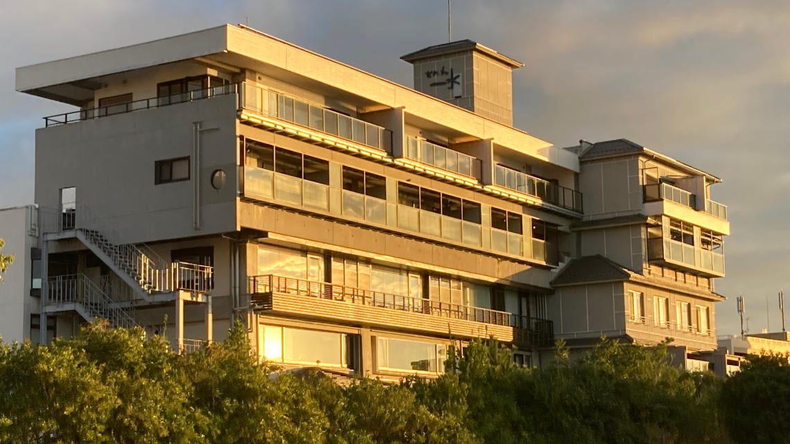 External view of Naniwa Issui