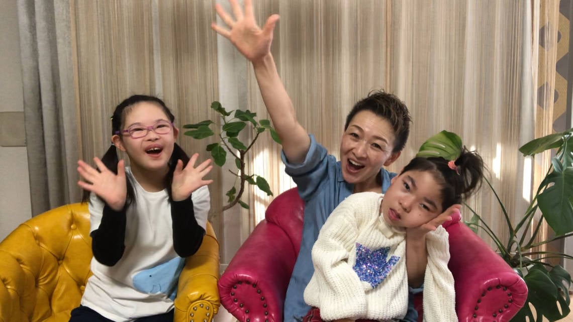 Kirapika Smile Channel Kayo and daughters, Yuna and Emma