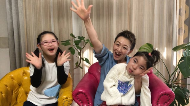 Kirapika Smile Channel Kayo and daughters, Yuna and Emma