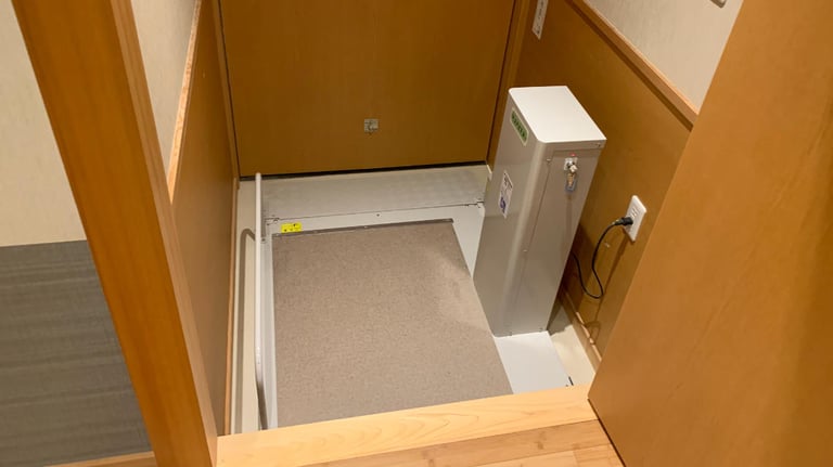 Lift to private dining room