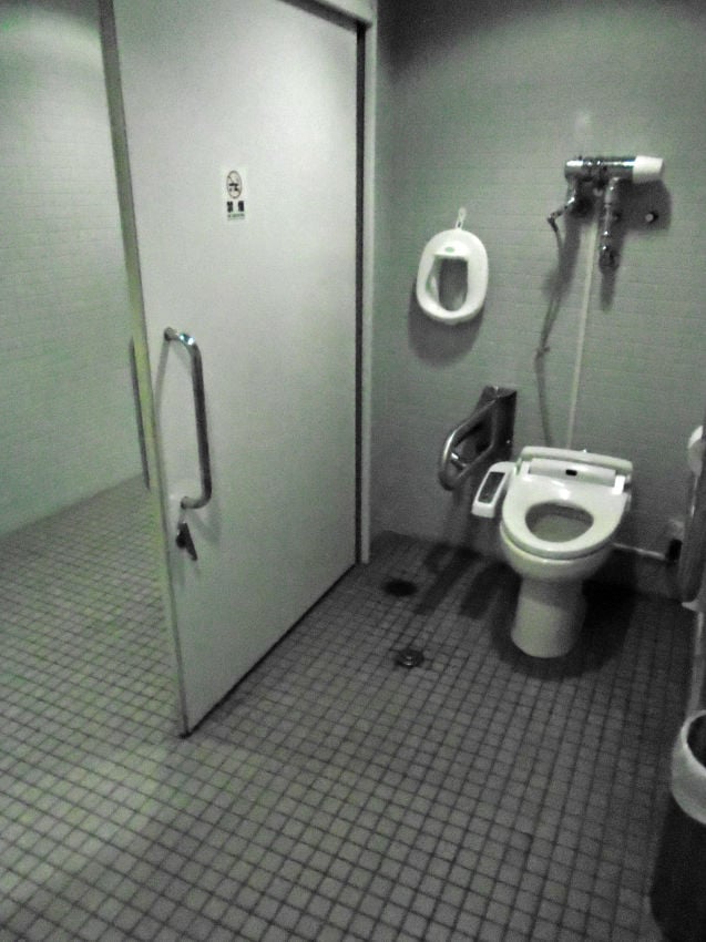 Sea Paradise restroom 1b