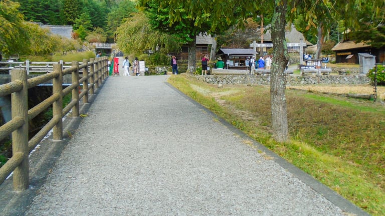 06 Path to Nenba ticket booth ahead and toward right 768x432