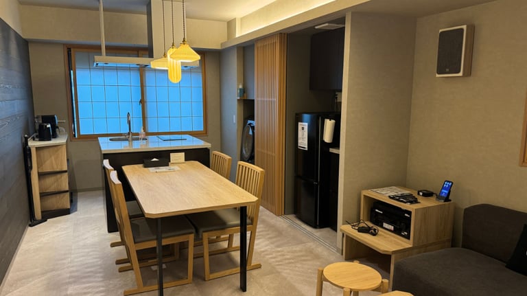 premium two bedroom suite dining 768x432