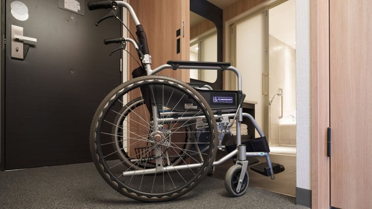 ST アクセシブルルーム 玄関 43s 768x432