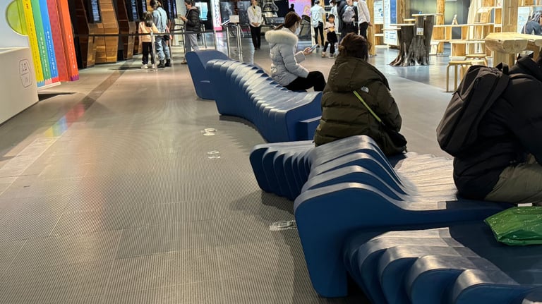 miraikan benches 768x432