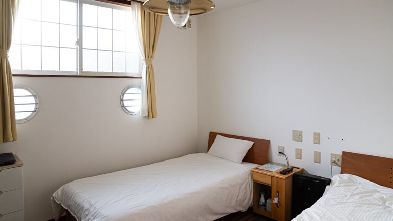 zerogravity bedroom 768x432