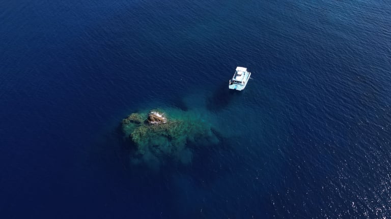 zerogravity boat by island 768x432