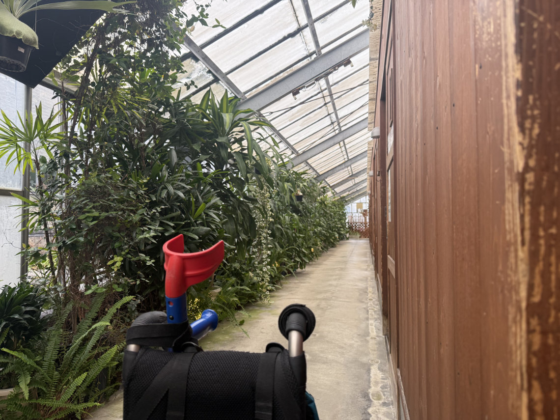 Path to private bath at Hana no Yu