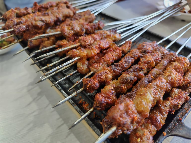 ウィグル的焼き羊串 768x576