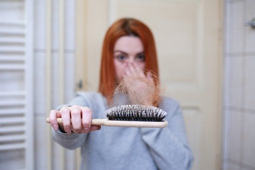 perdita capelli donna